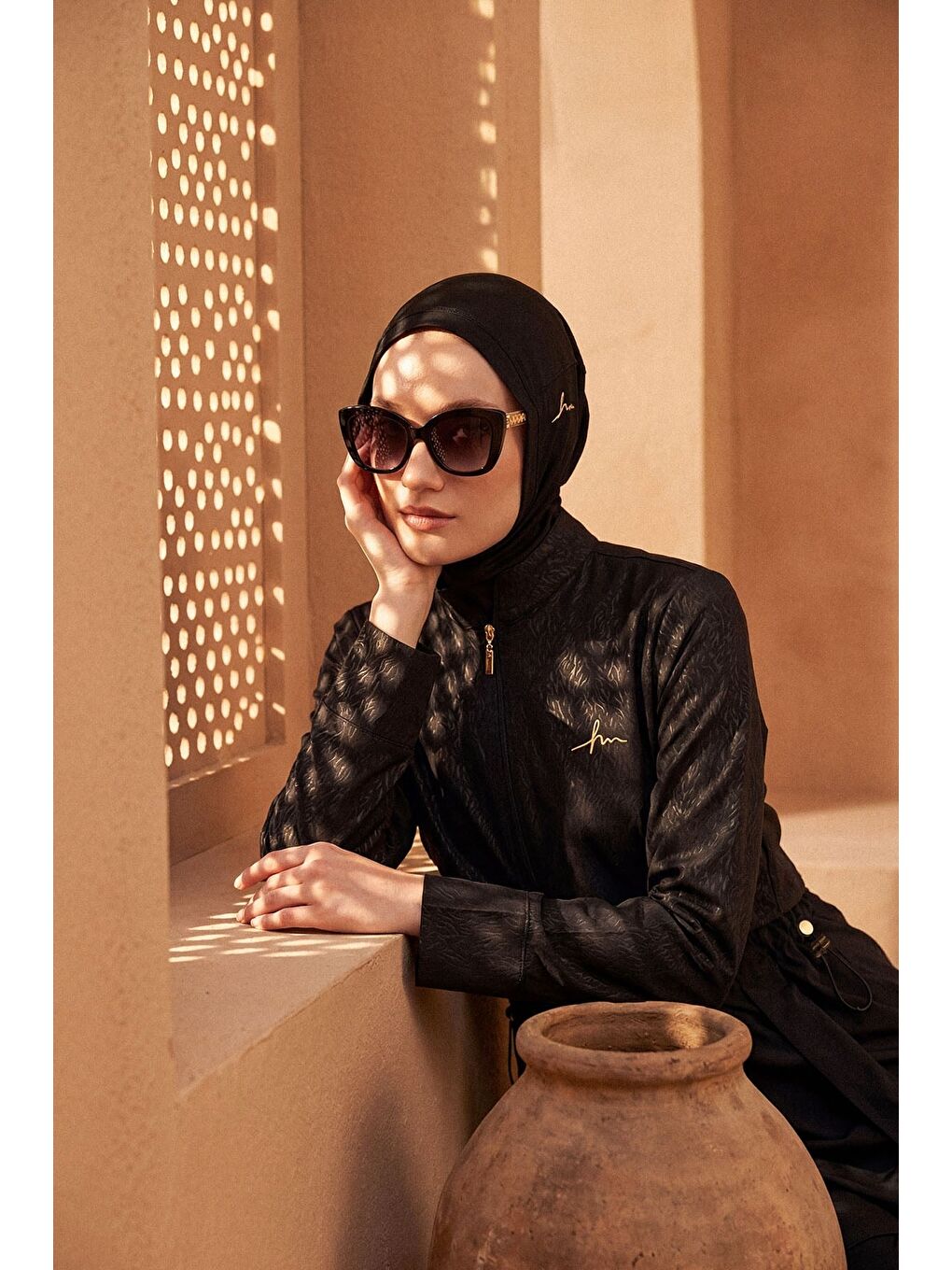 Vaha Koleksiyonu Dokulu Kumaş Siyah 5 Parça Tam Tesettür Mayo Takımı 5081-1