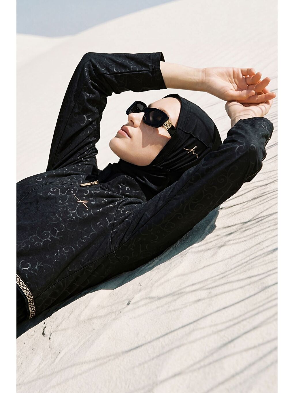 Vaha Koleksiyonu Dokulu Kumaş Nakışlı Siyah 5 Parça Tam Tesettür Mayo Takımı 5087-1