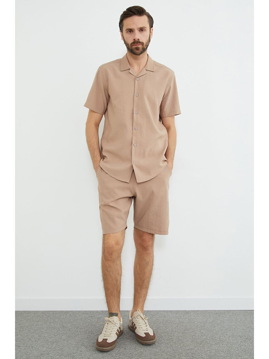 Bej Düğmeli Kısa Kollu Regular Fit Gömlek-3