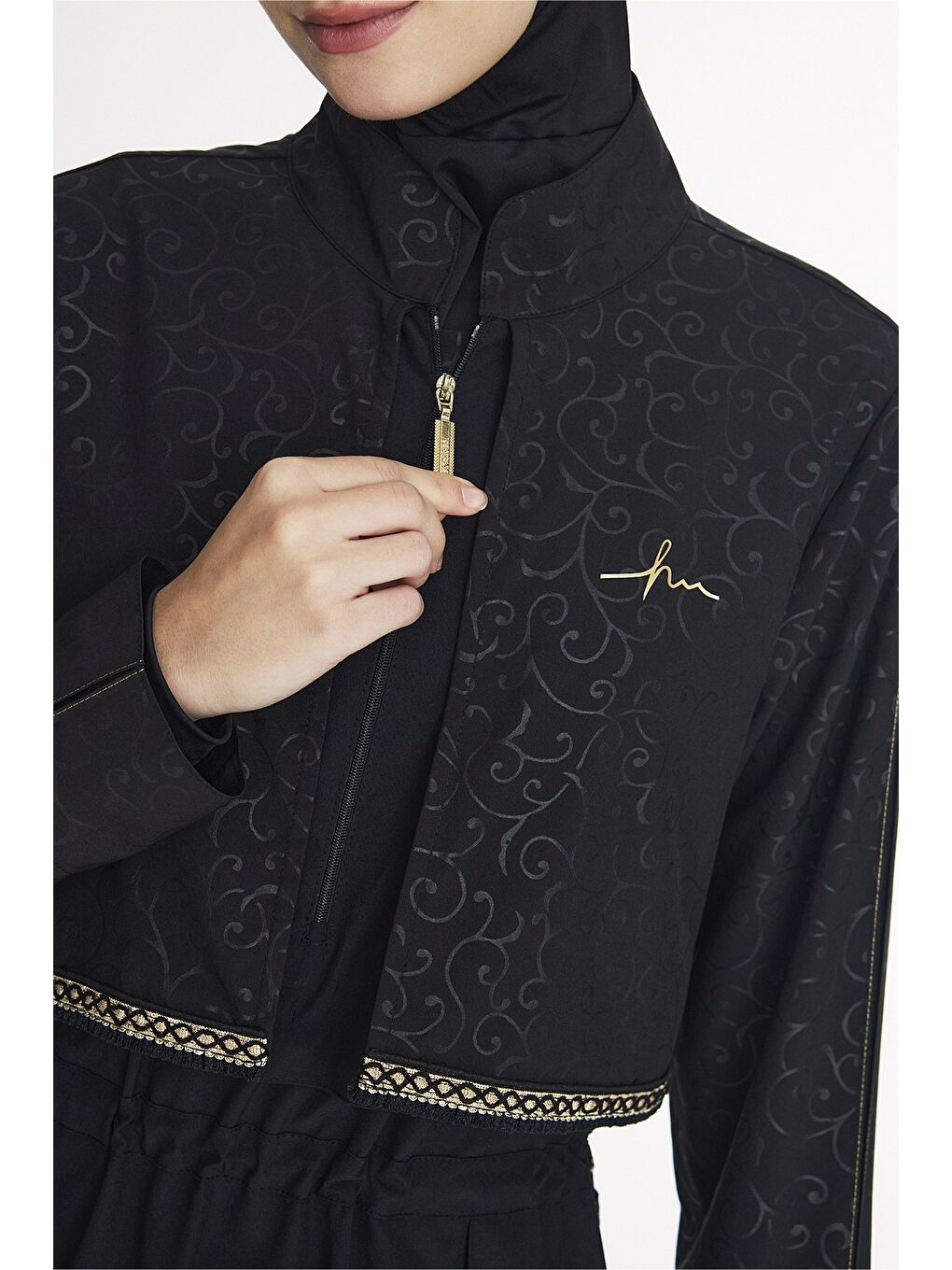 Vaha Koleksiyonu Dokulu Kumaş Nakışlı Siyah 5 Parça Tam Tesettür Mayo Takımı 5087-6