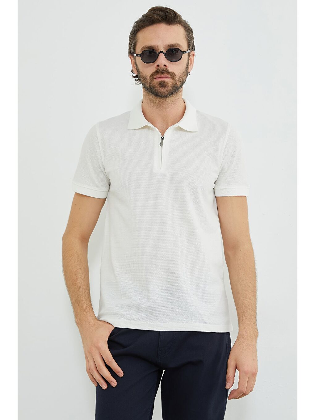 Ekru Yarım Fermuarlı Petek Kumaş Polo Yaka Tişört-1