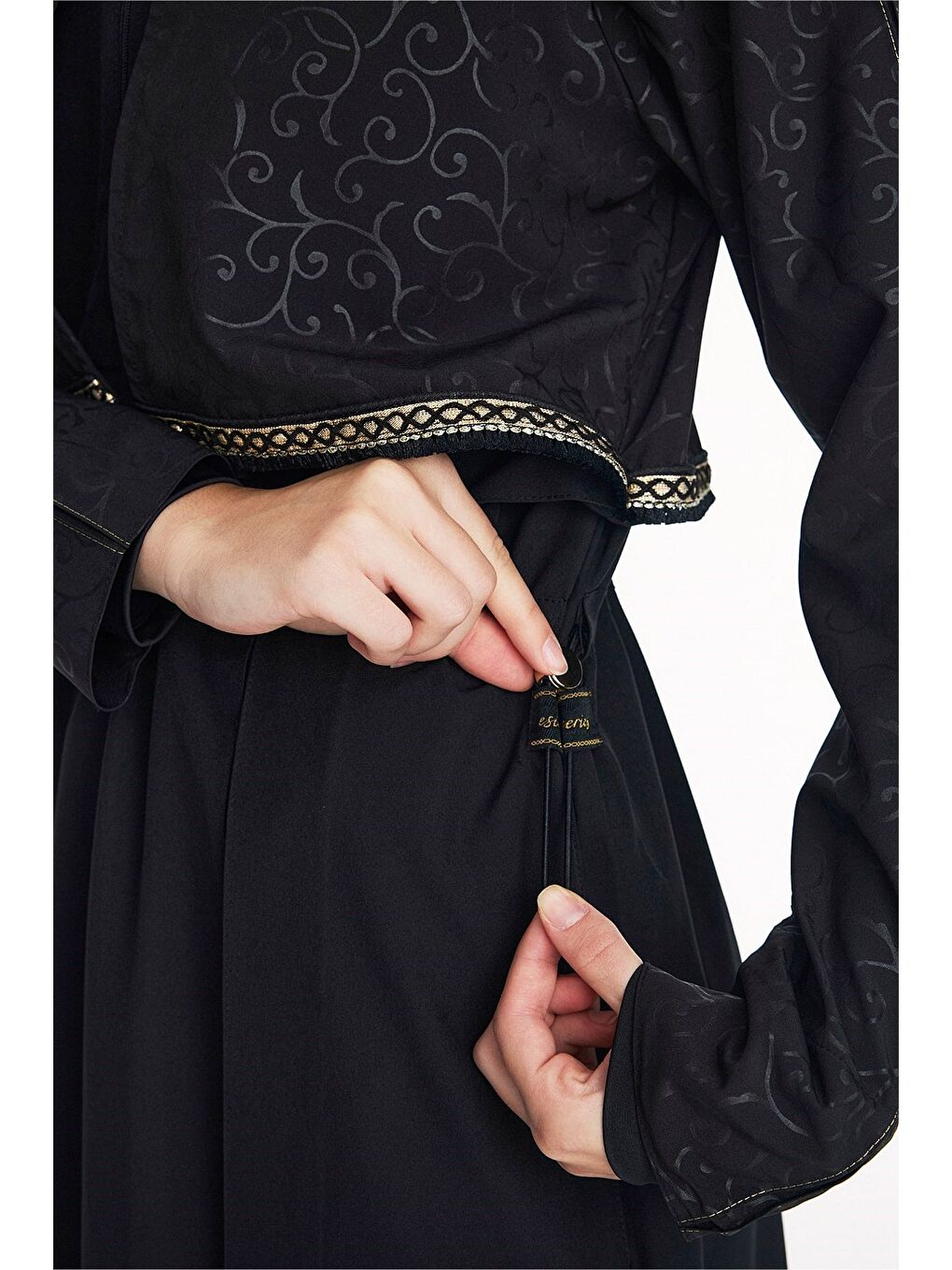 Vaha Koleksiyonu Dokulu Kumaş Nakışlı Siyah 5 Parça Tam Tesettür Mayo Takımı 5087-10