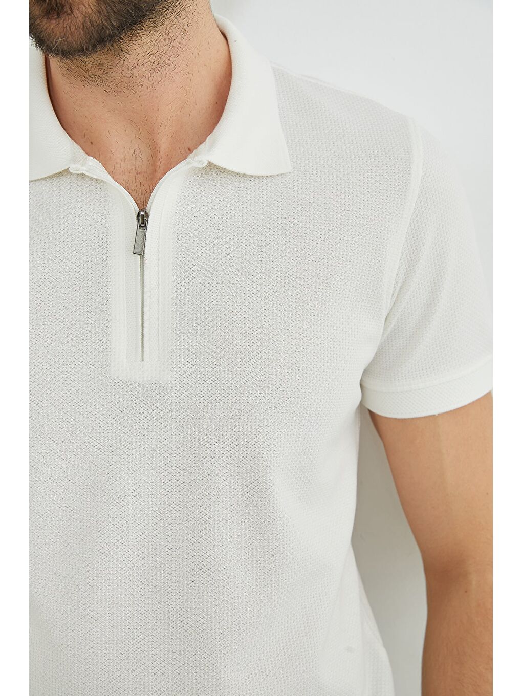 Ekru Yarım Fermuarlı Petek Kumaş Polo Yaka Tişört-4