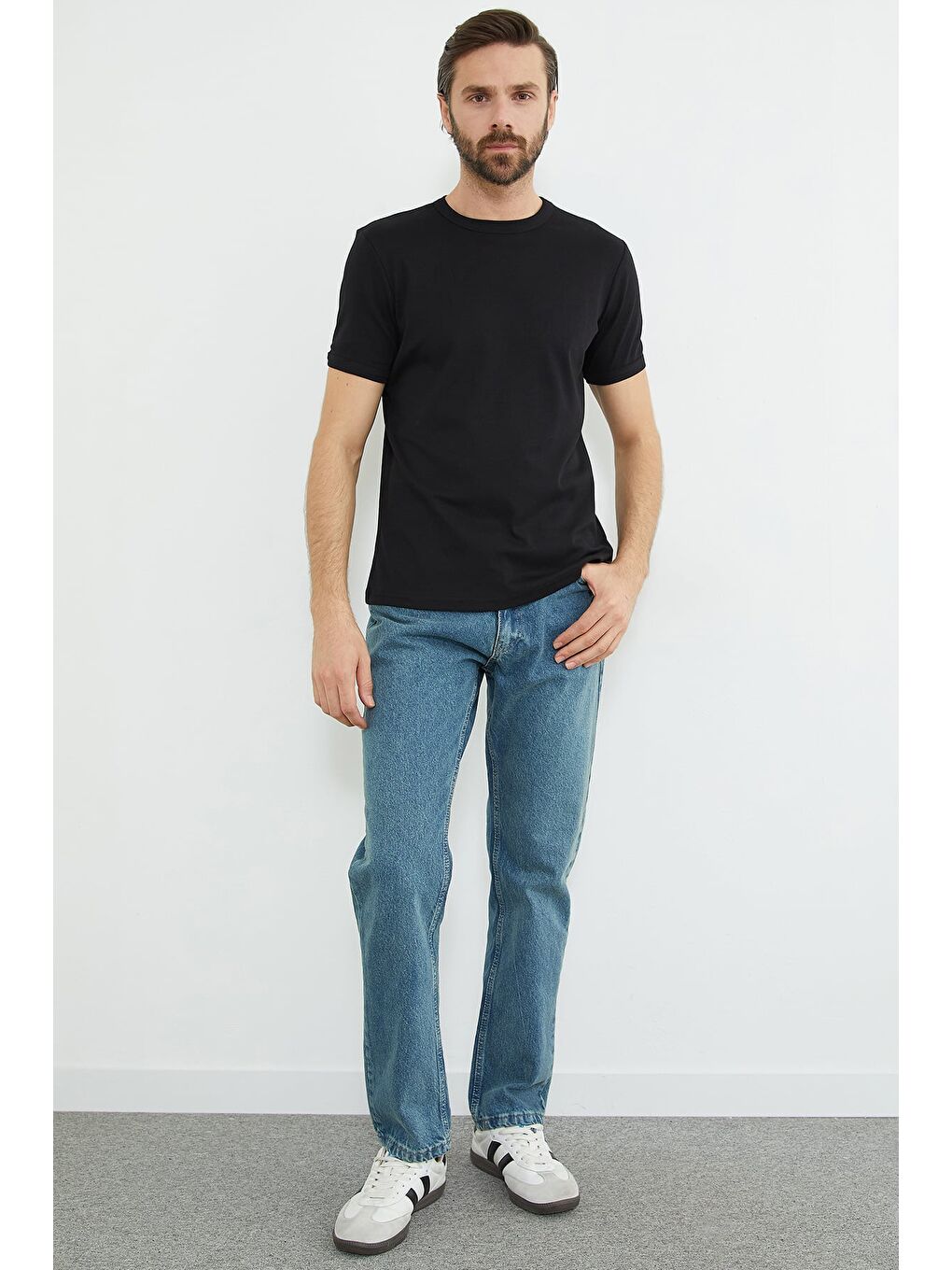 Siyah Basic Bisiklet Yaka Ribanalı Tişört-3