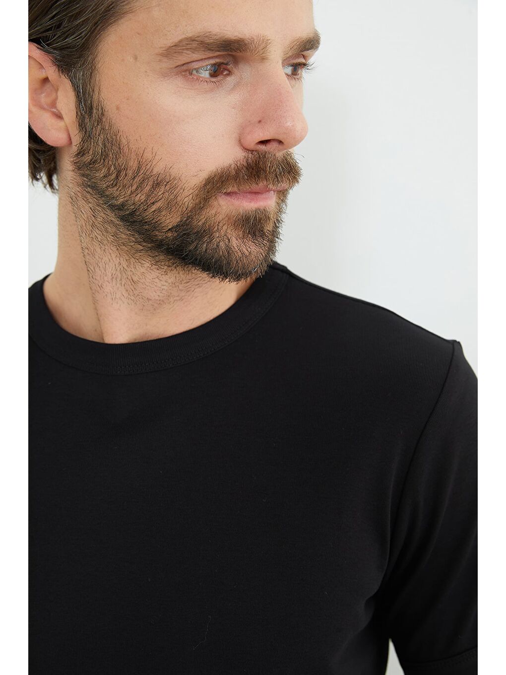 Siyah Basic Bisiklet Yaka Ribanalı Tişört-4