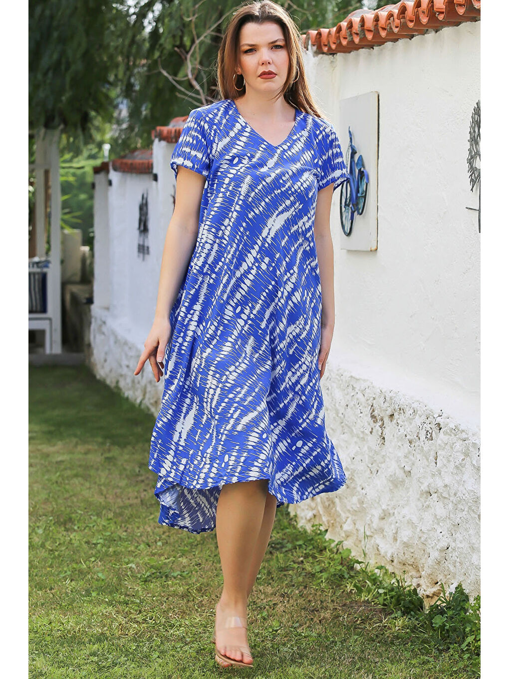 Mavi V Yaka Düşük Kol Allover Baskılı Casual Viskon Dokuma Elbise 115 66-3