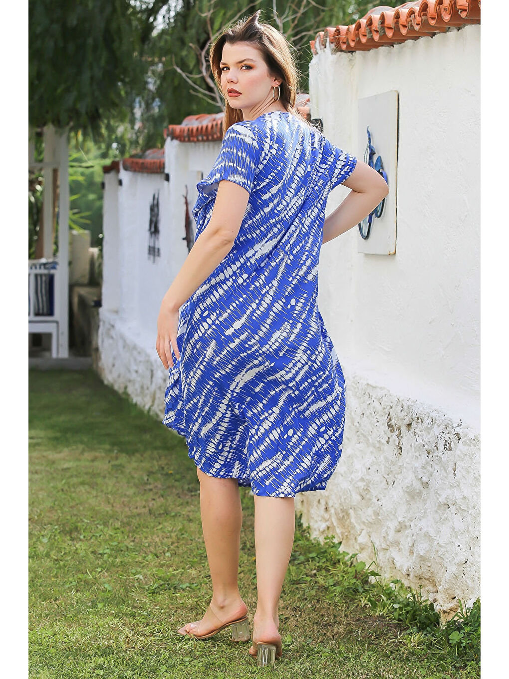 Mavi V Yaka Düşük Kol Allover Baskılı Casual Viskon Dokuma Elbise 115 66-7