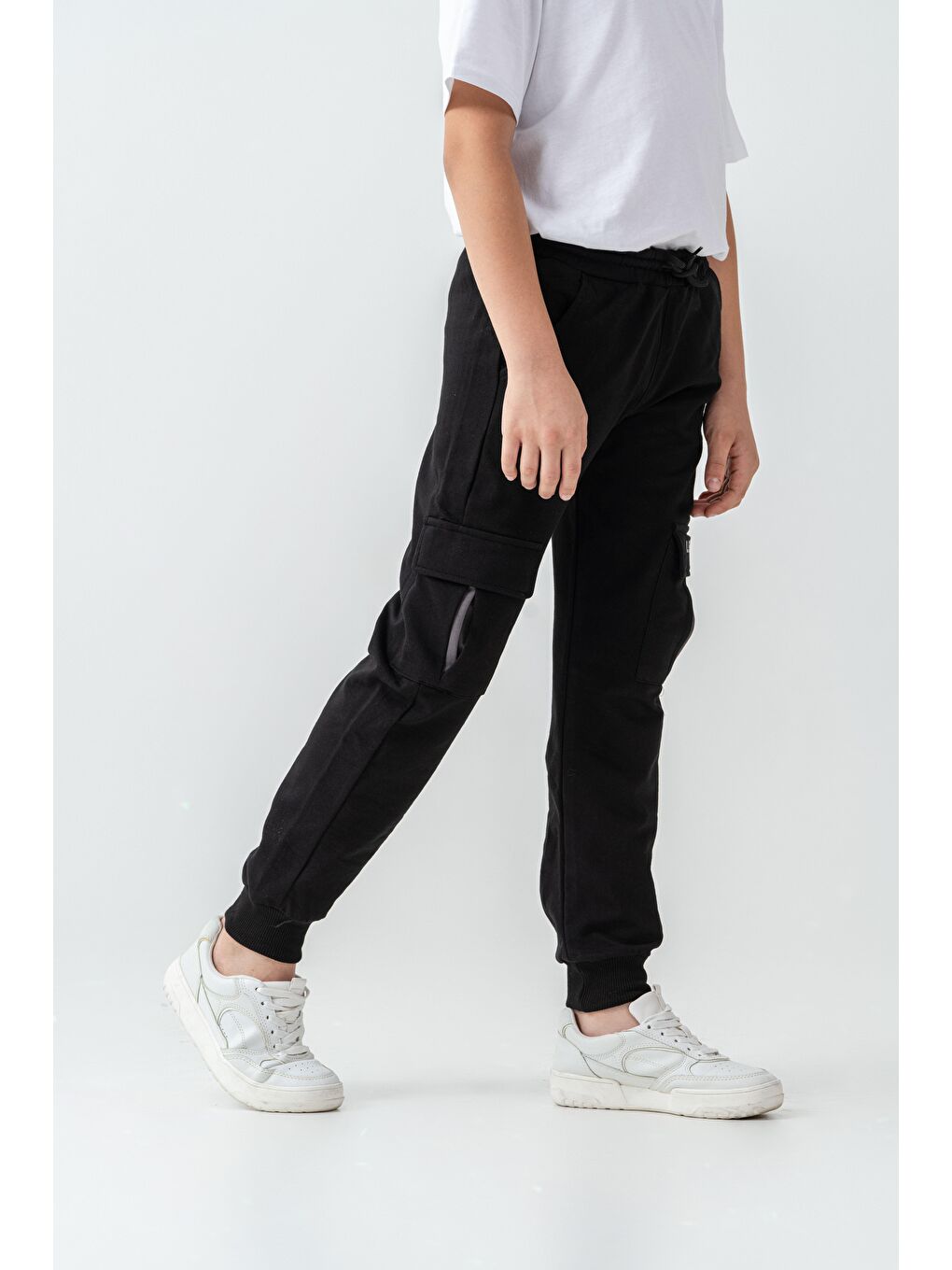 Siyah Kargo Cepli Cep Kapağı Level Up Baskılı Erkek Çocuk Eşofman Altı-1