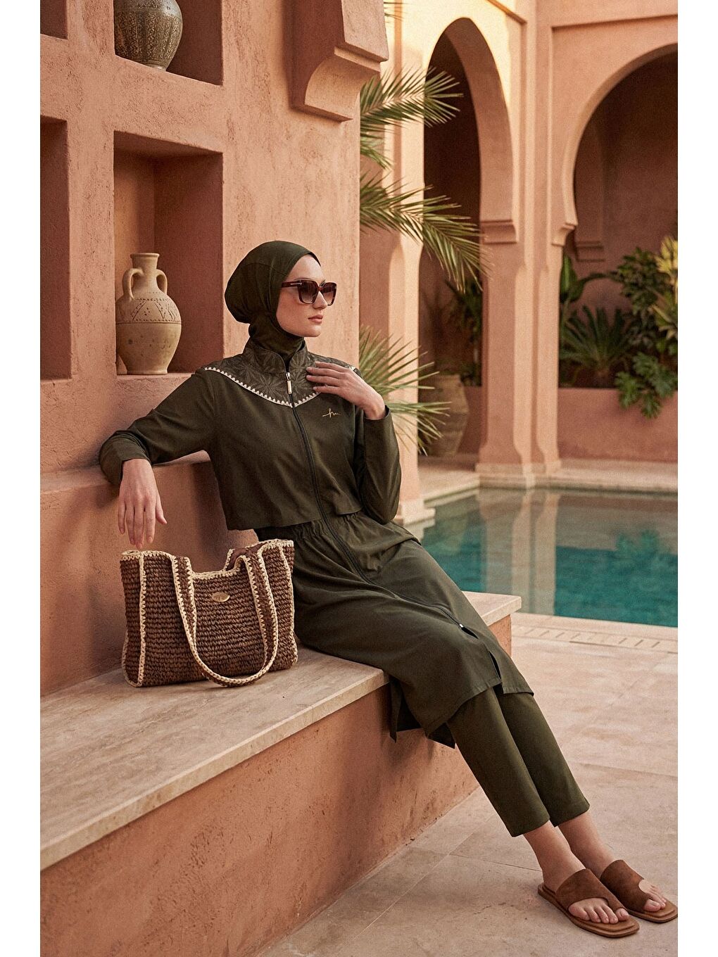 Haki Vaha Koleksiyonu Omuz Bölgesi Palmiye Desenli Yeşil 5 Parça Tam Tesettür Mayo Takımı 5097