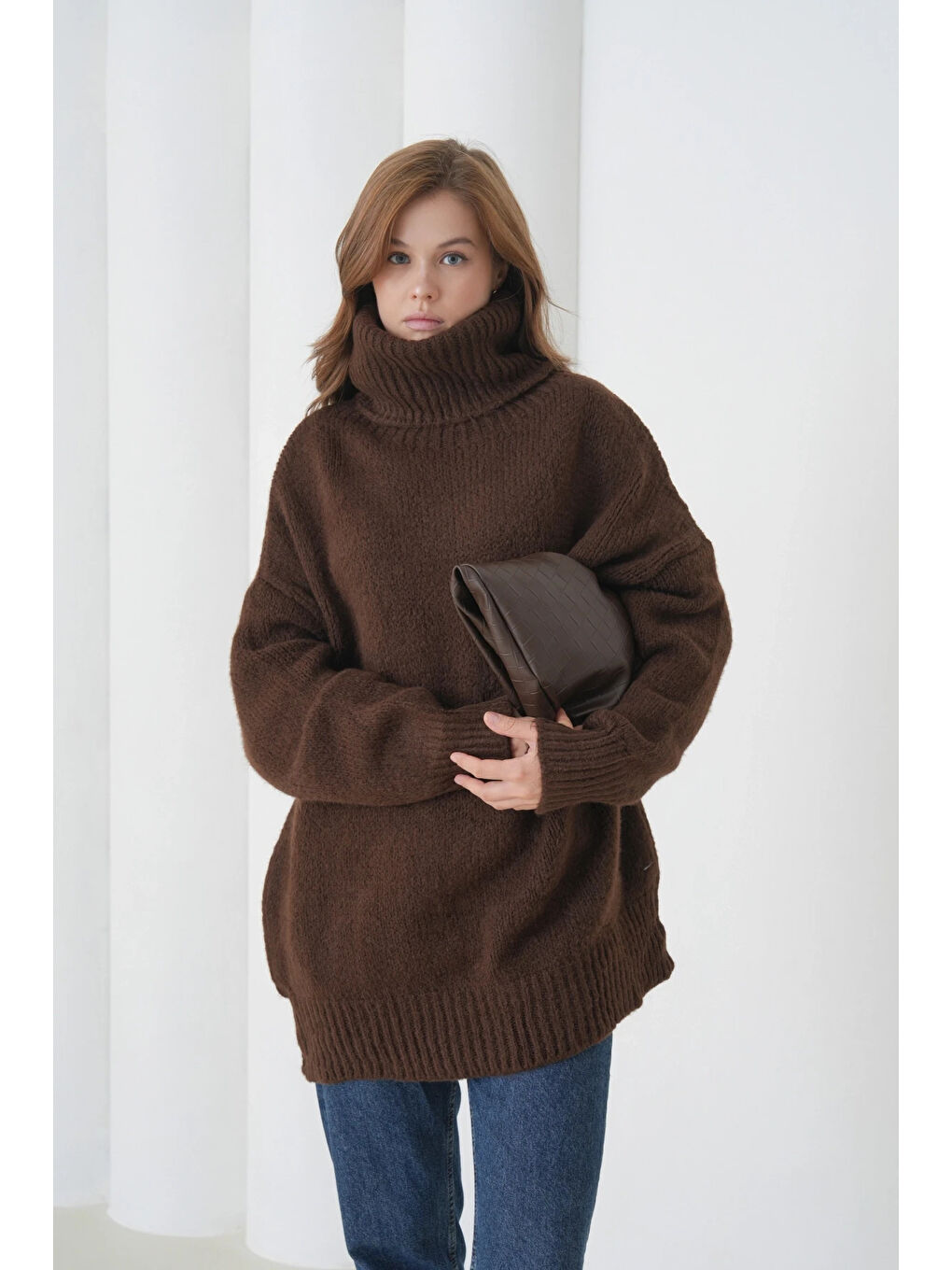 Kahverengi Kadın Balıkçı Yaka Kaşkorse Oversize Triko Tunik