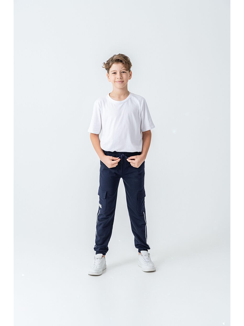 Lacivert Çift Kargo Cepli Sağ Cep Baskılı Çift Bacak Biyeli Erkek Çocuk Eşofman Altı