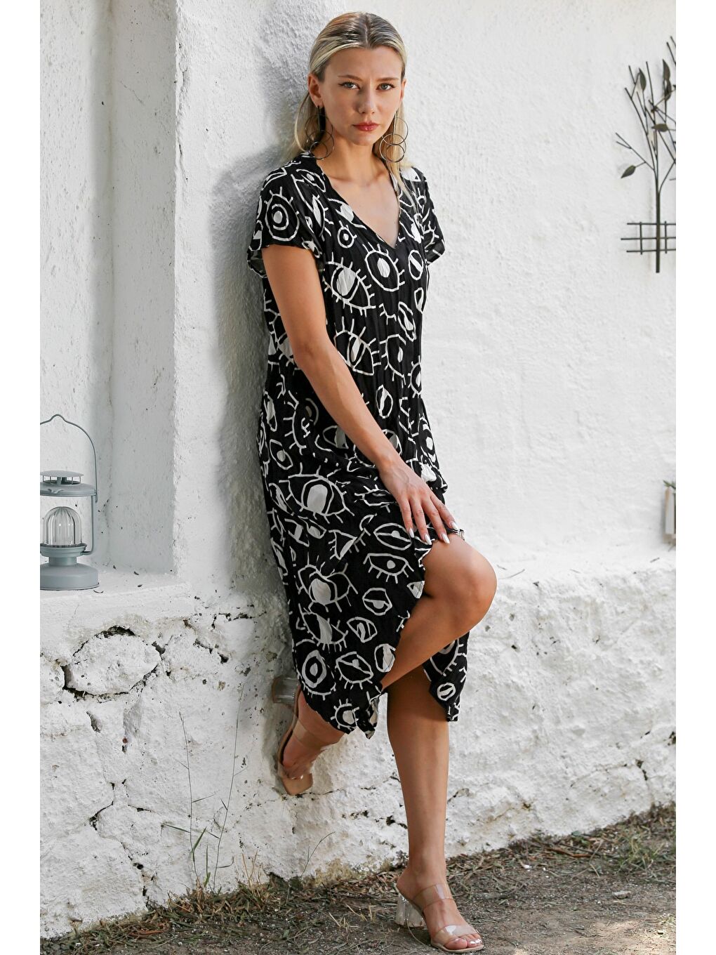 Siyah-Beyaz V Yaka Düşük Kol Allover Baskılı Dokuma Casual Bürümcük Elbise-4