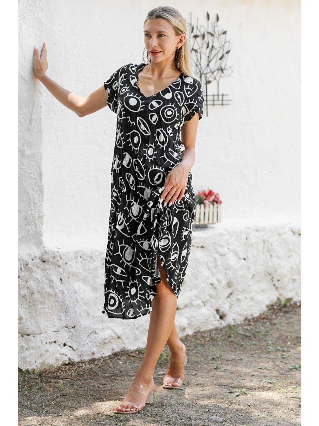 Siyah-Beyaz V Yaka Düşük Kol Allover Baskılı Dokuma Casual Bürümcük Elbise-5
