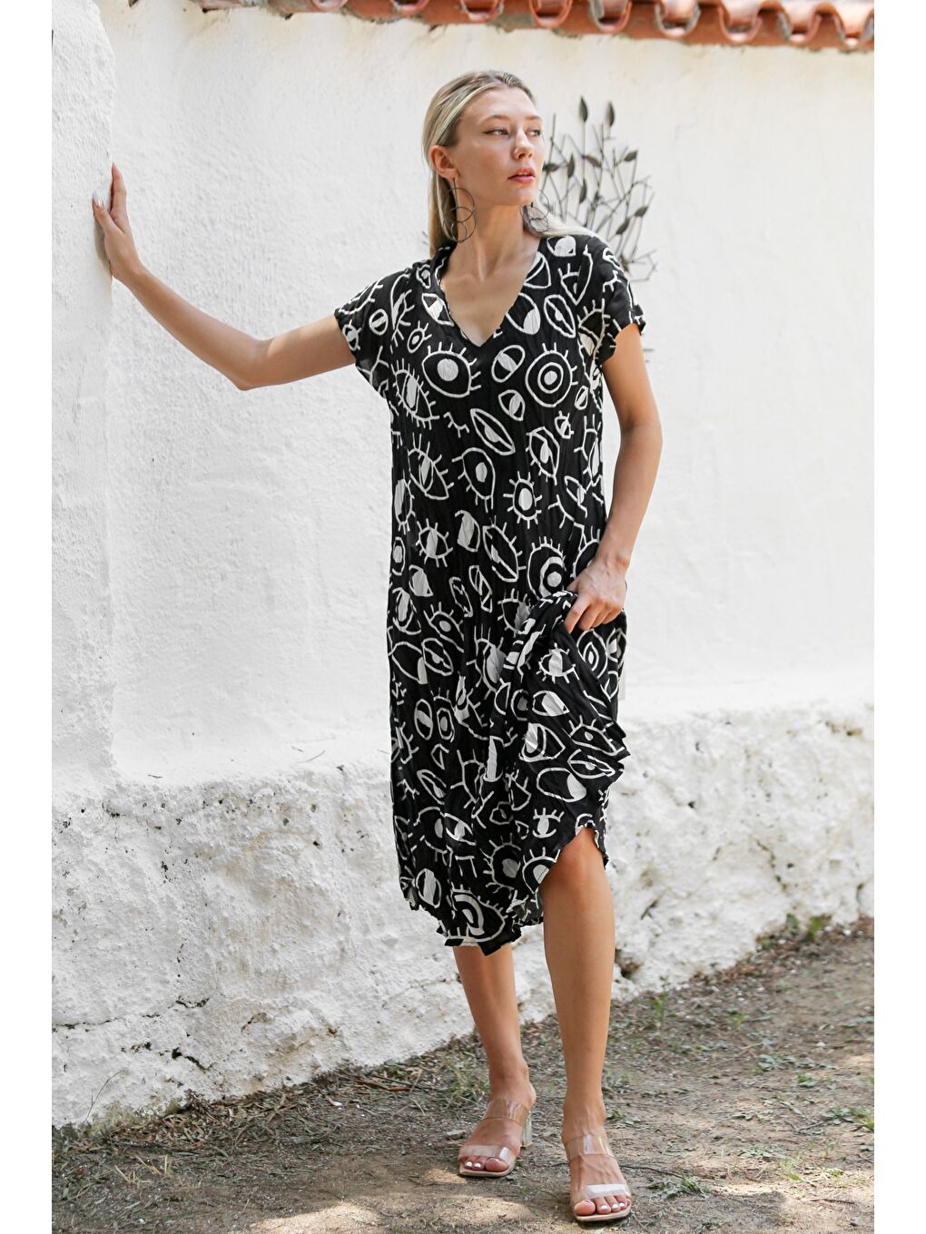 Siyah-Beyaz V Yaka Düşük Kol Allover Baskılı Dokuma Casual Bürümcük Elbise-6