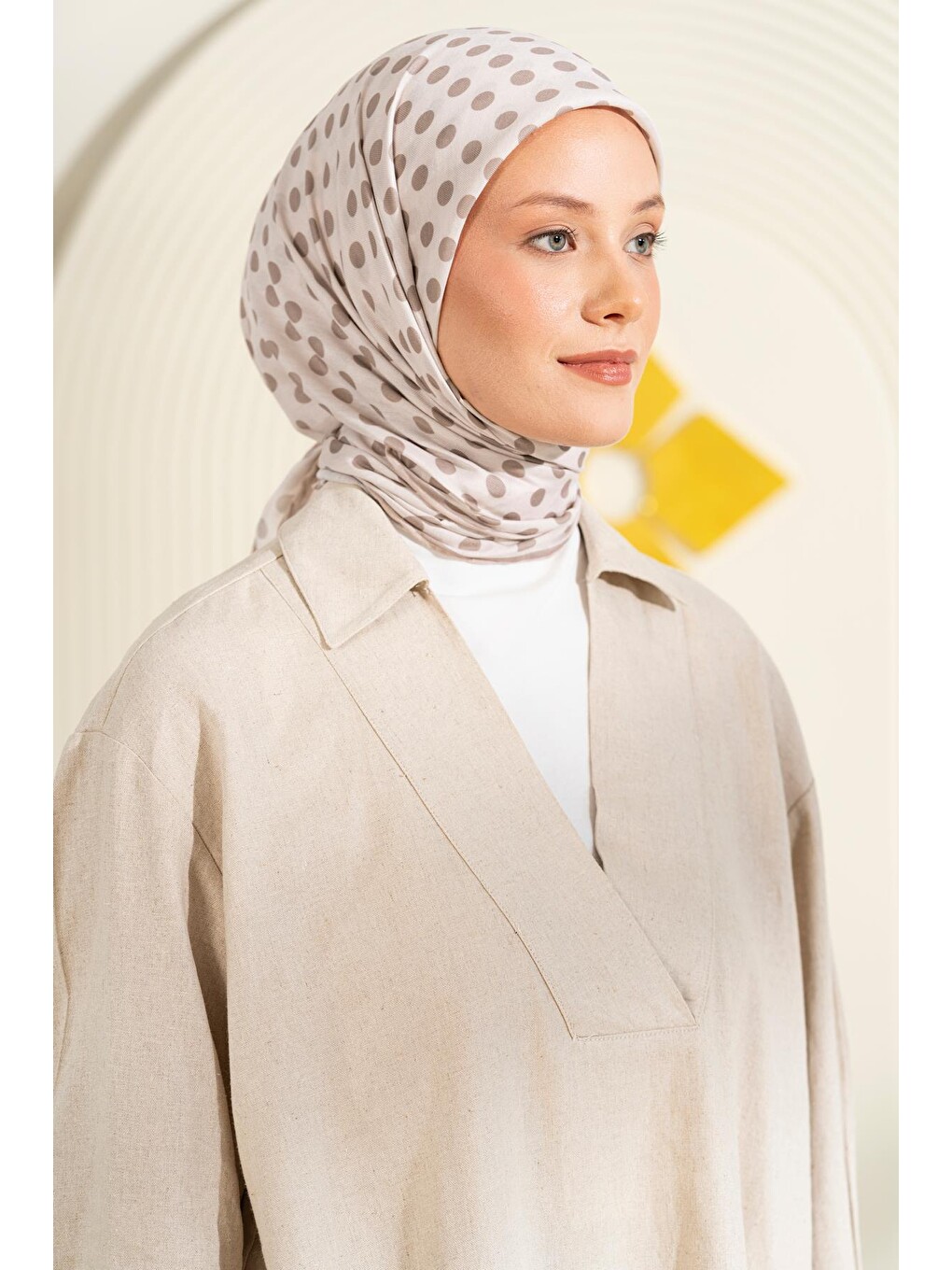 Kahverengi Puantiye Desen Soft Eşarp-3