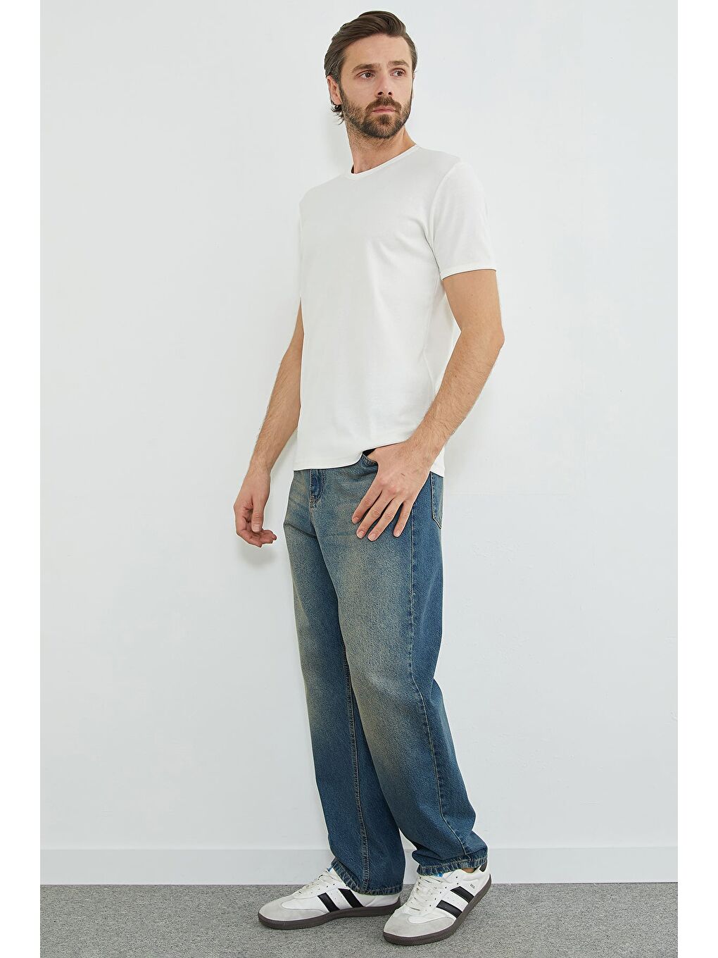 Ekru Basic Ribanalı V Yaka Tişört-1