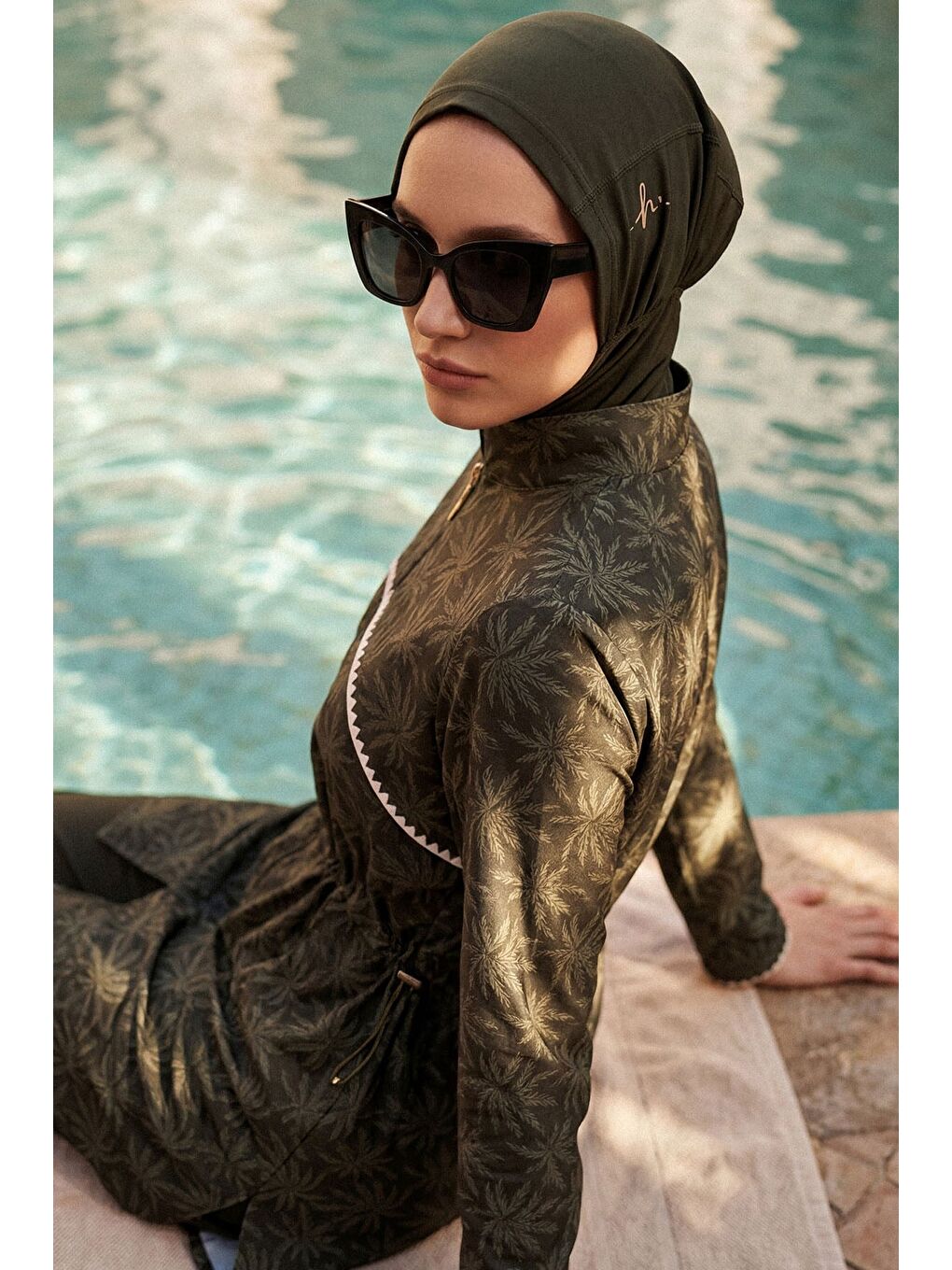 Haki Vaha Koleksiyonu Taytlı Pantolonlu Palmiye Desenli 6 Parça Tam Tesettür Mayo Takımı 5095-1