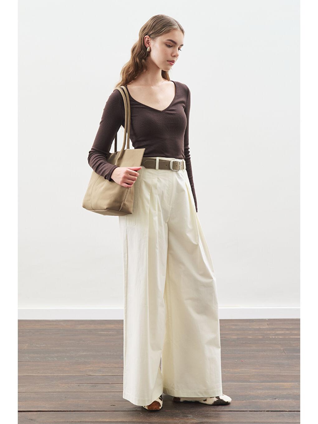 Geniş Pileli Gabardin Pantolon Ekru