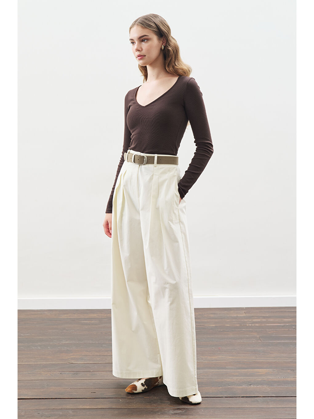 Geniş Pileli Gabardin Pantolon Ekru-1