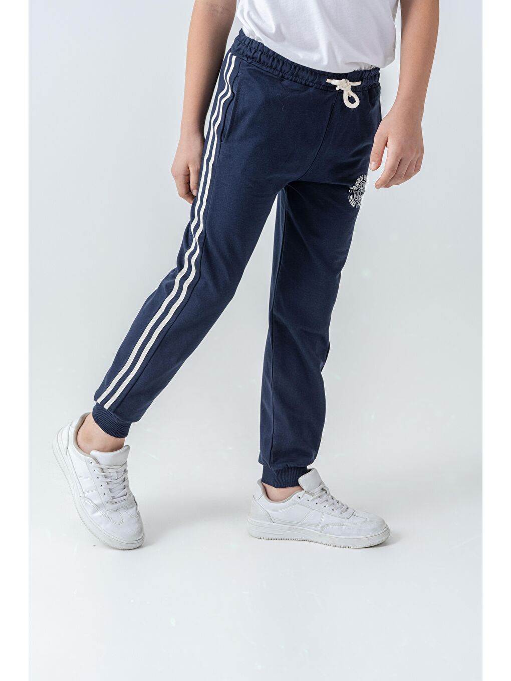 Lacivert Yanlar Şeritli World Wide Baskılı Erkek Çocuk Eşofman Altı-2