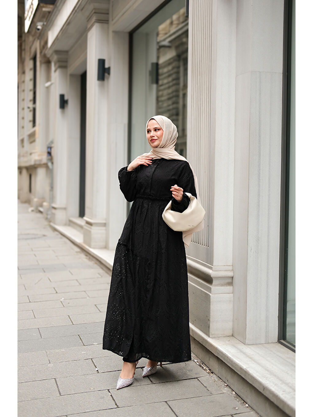 Kadın Beli Lastikli Brode Elbise  Siyah-3