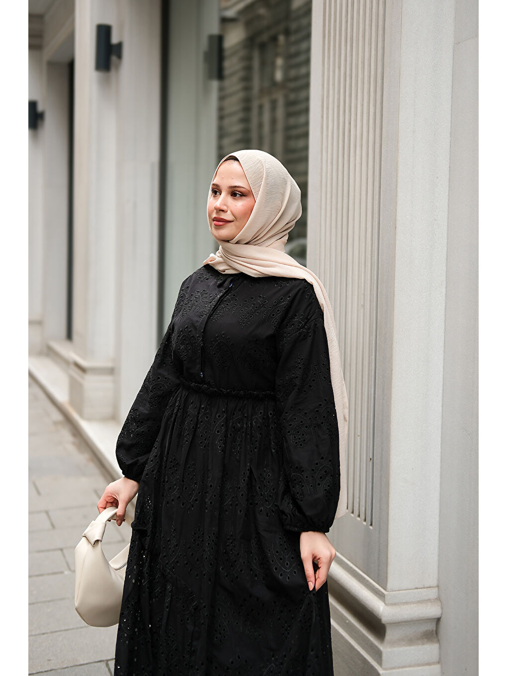 Kadın Beli Lastikli Brode Elbise  Siyah-4