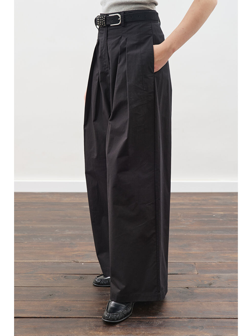 Geniş Pileli Gabardin Pantolon Siyah-5