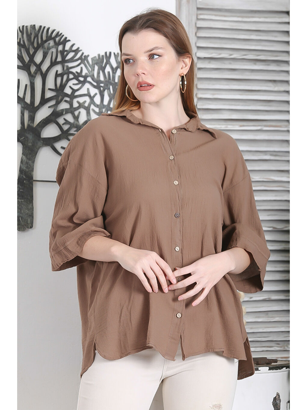 Kahverengi Açık Kahve 3/4 Kol Sedef Düğmeli Yırtmaçlı Casual Pamuk Dokuma Gömlek-2