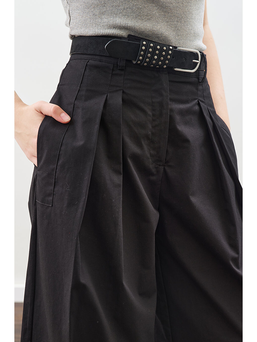 Geniş Pileli Gabardin Pantolon Siyah-7