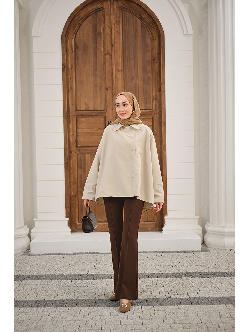 Bej Kadın Gömlek Yaka Düğmeli İnce Kısa Trenç Taş-2