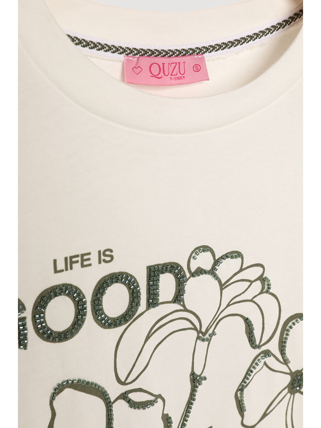 Nakış Çiçekli Etiket Detaylı Kısa Kol Tişört Ekru-1