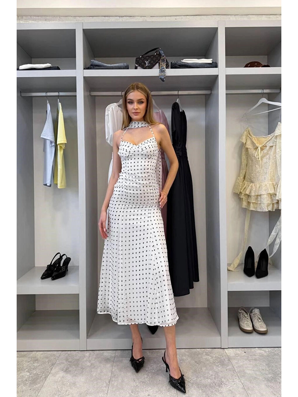 Kadın Beyaz Şal Detaylı Puantiyeli Elbise 1041-2777