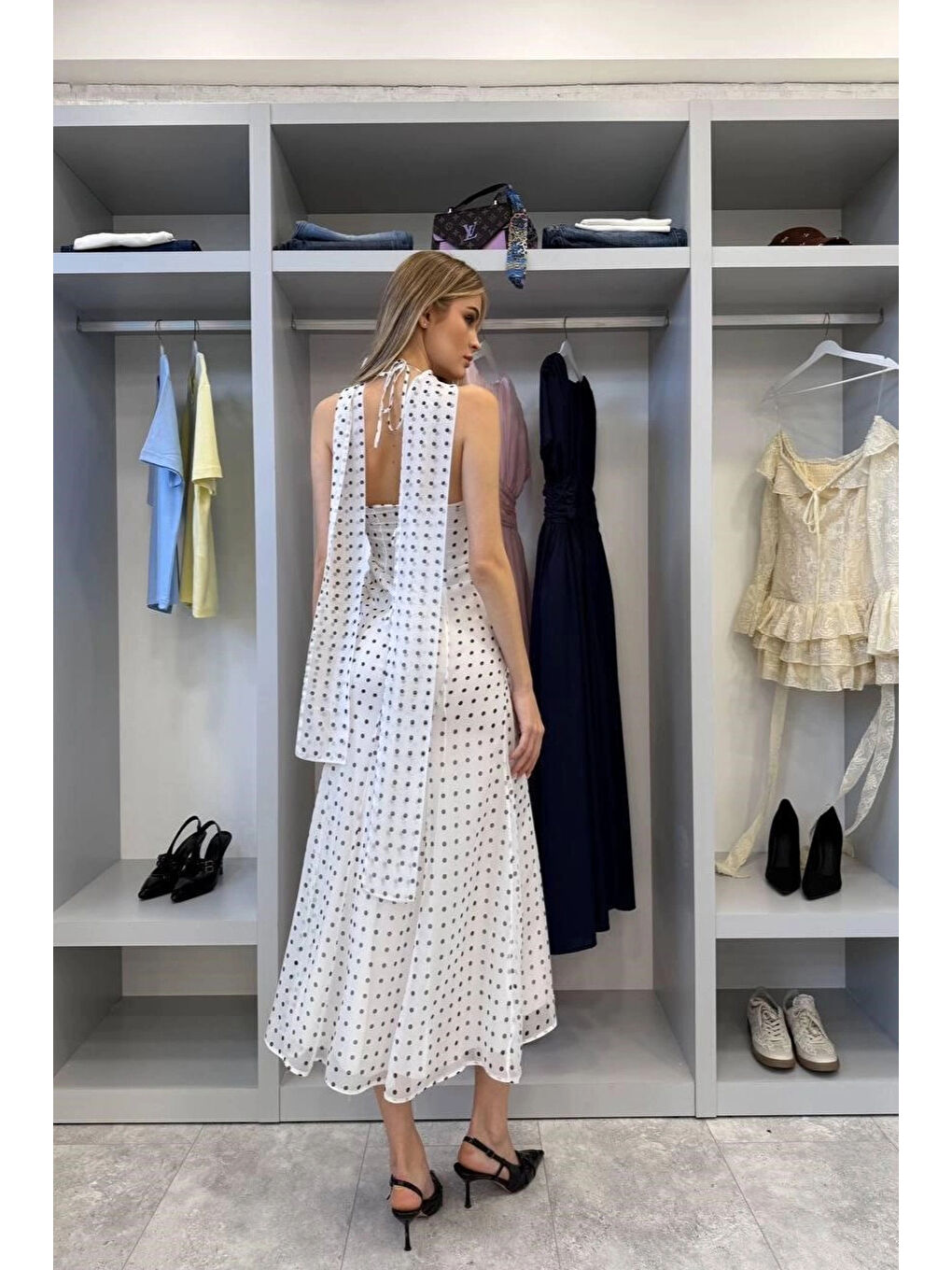 Kadın Beyaz Şal Detaylı Puantiyeli Elbise 1041-2777-1