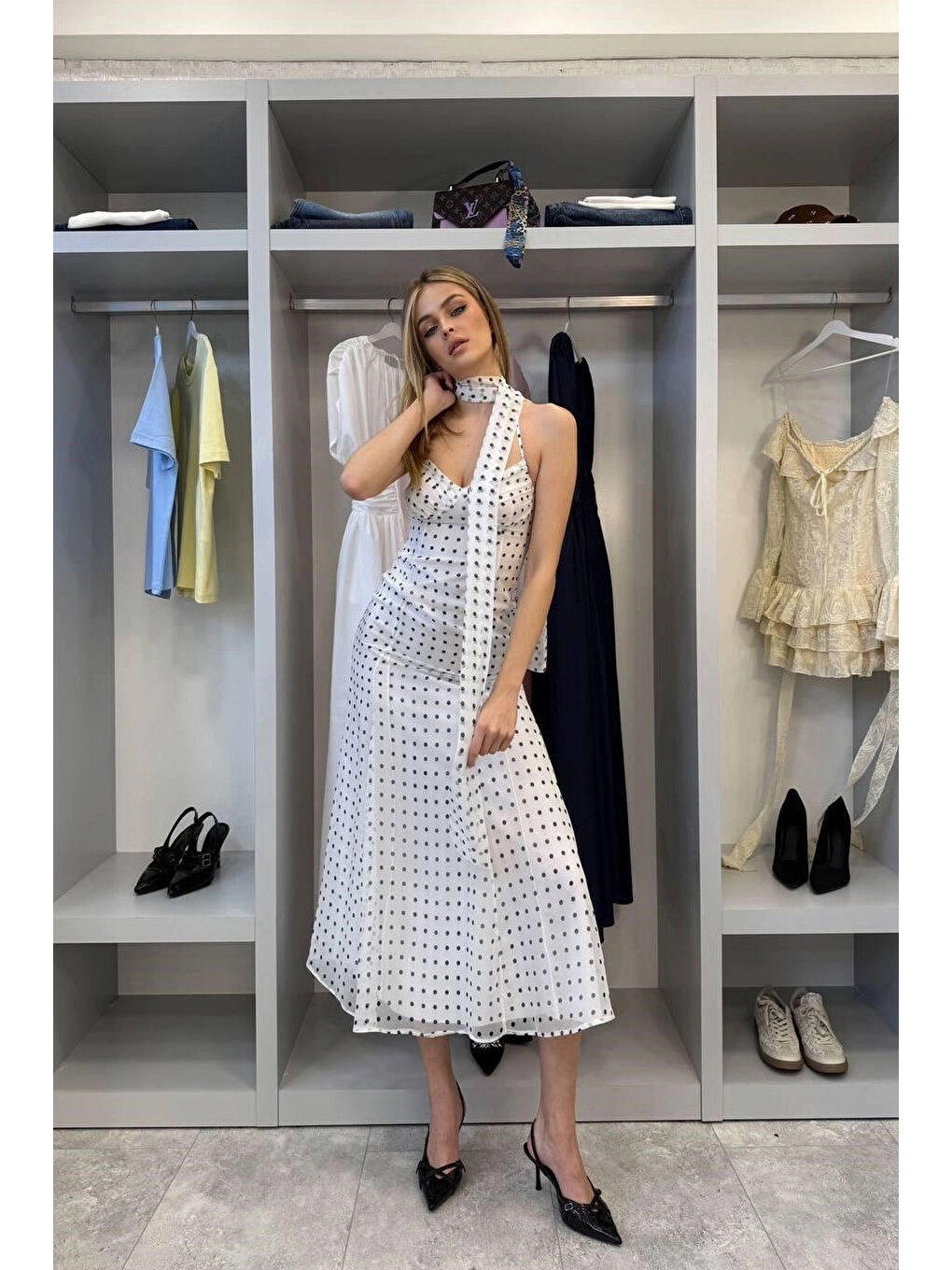 Kadın Beyaz Şal Detaylı Puantiyeli Elbise 1041-2777-2