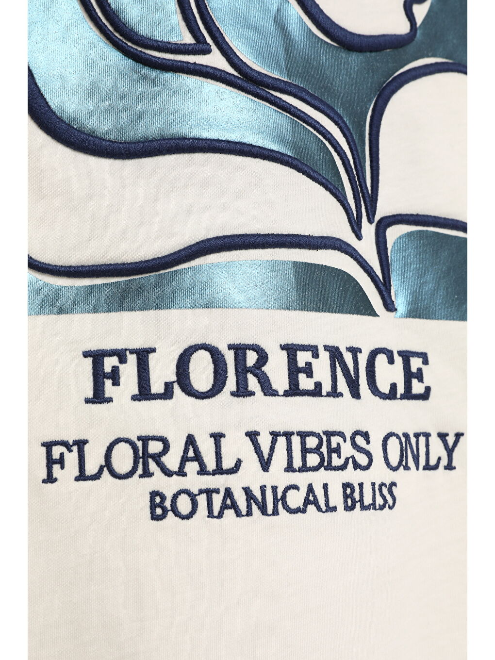 Kabartma Baskılı Yazılı Kısa Kol Tişört Ekru-2