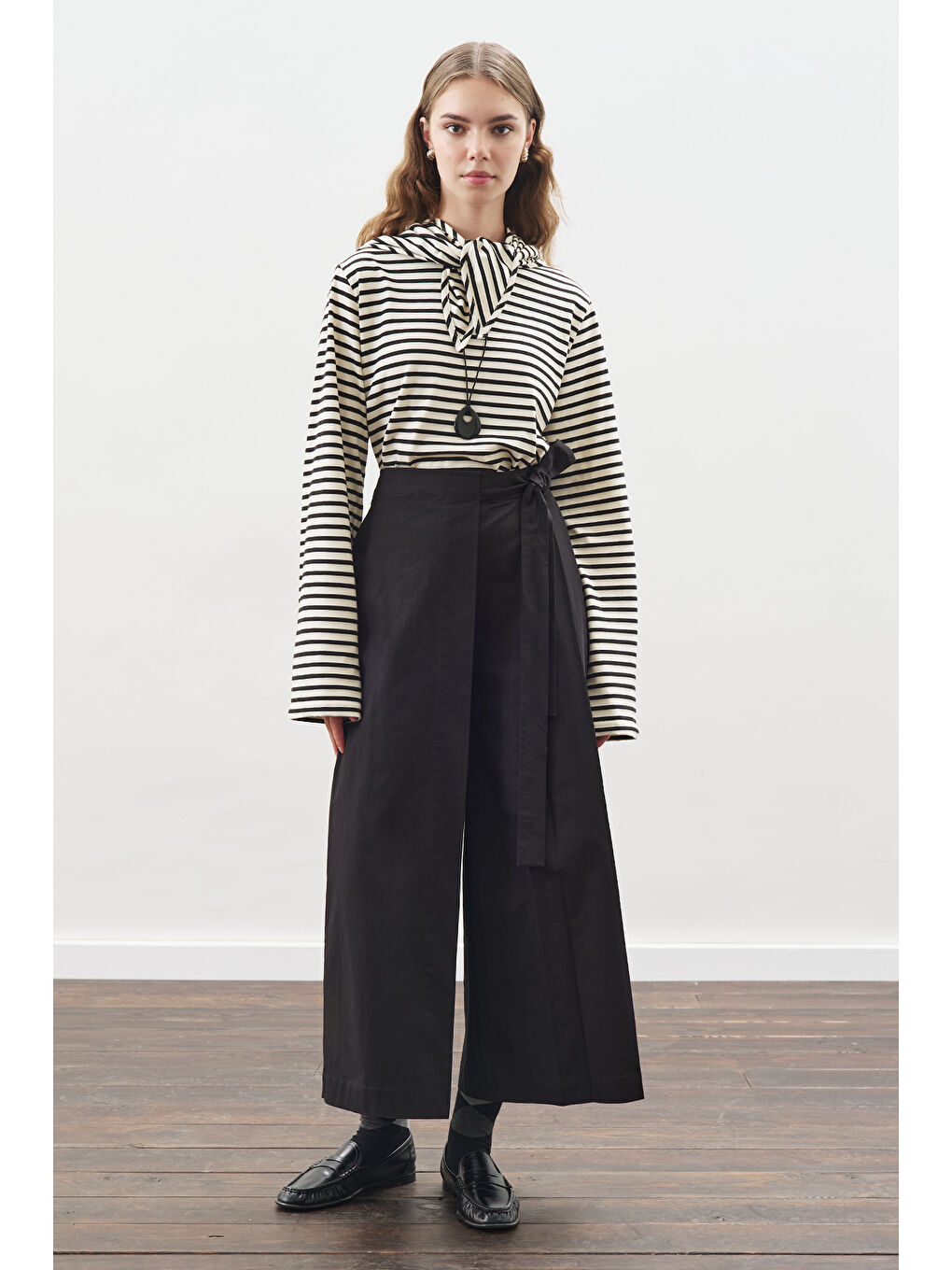 Etek Görünümlü Pantolon Siyah-3