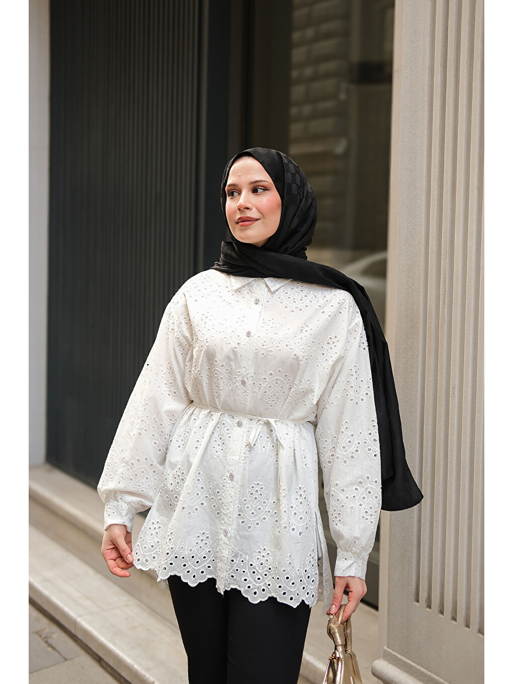 Kadın Sim Görünümlü Brode Gömlek Beyaz