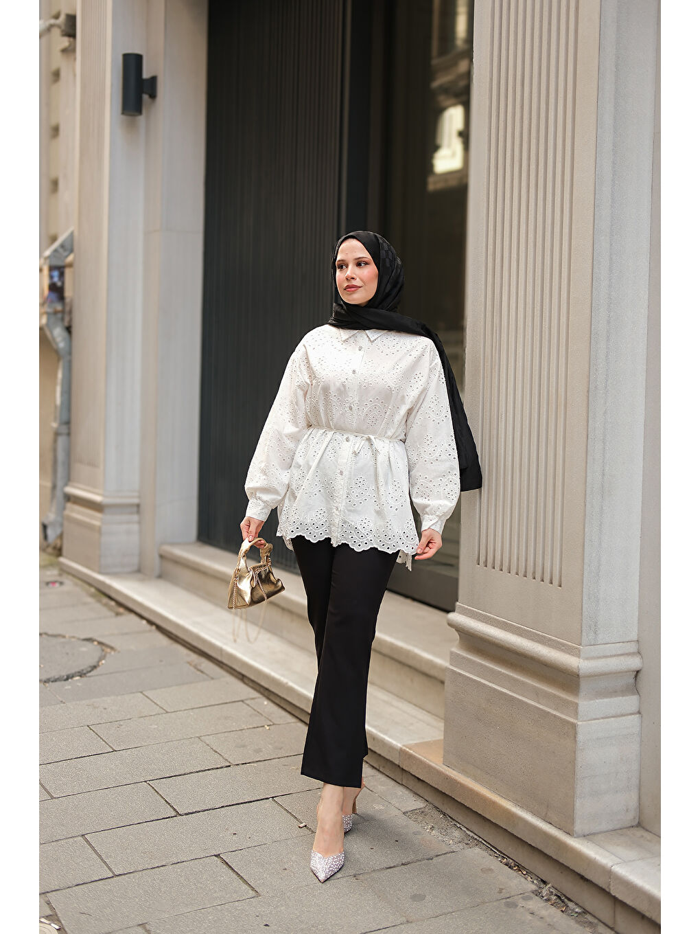 Kadın Sim Görünümlü Brode Gömlek Beyaz-1