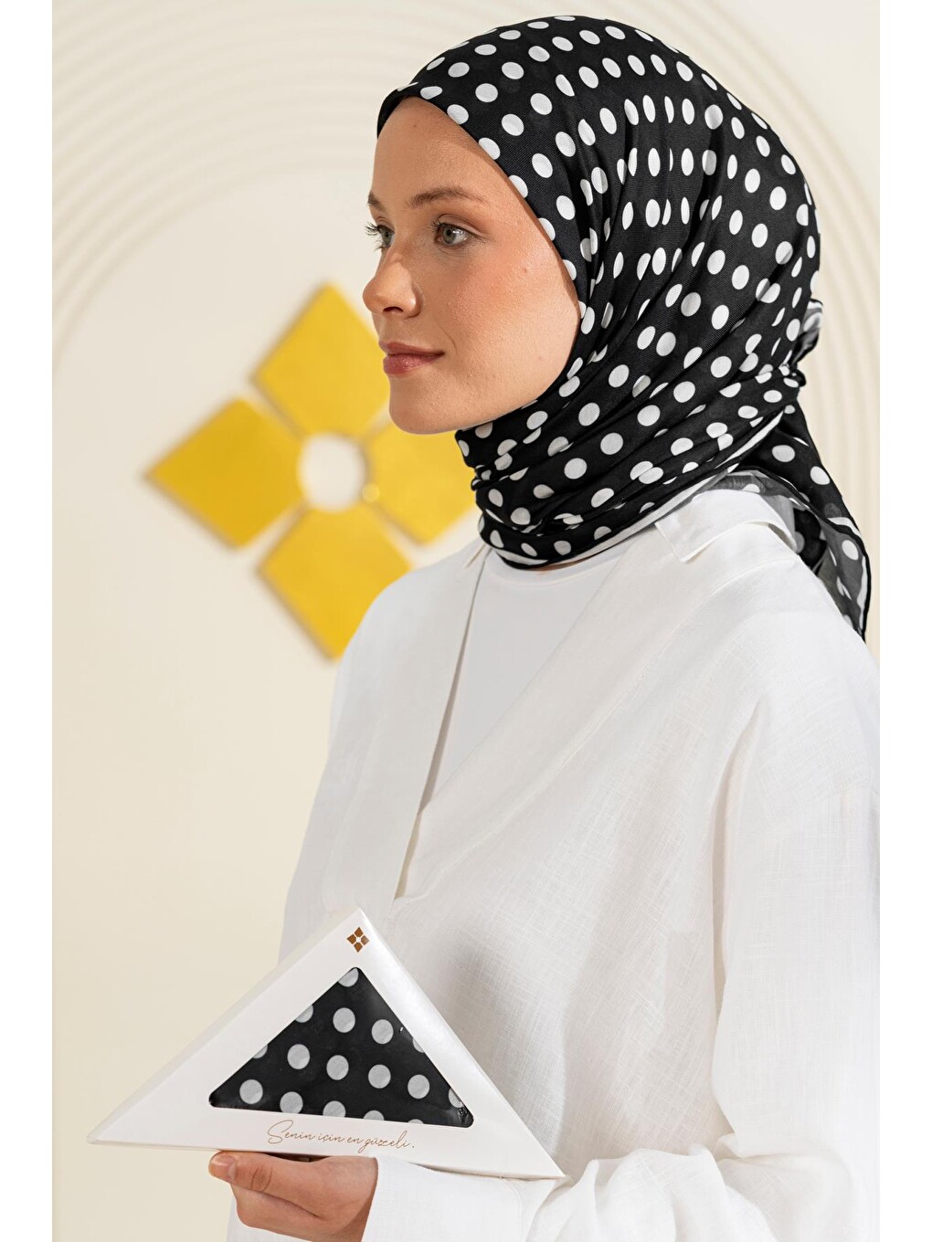 Siyah Puantiye Desen Soft Eşarp