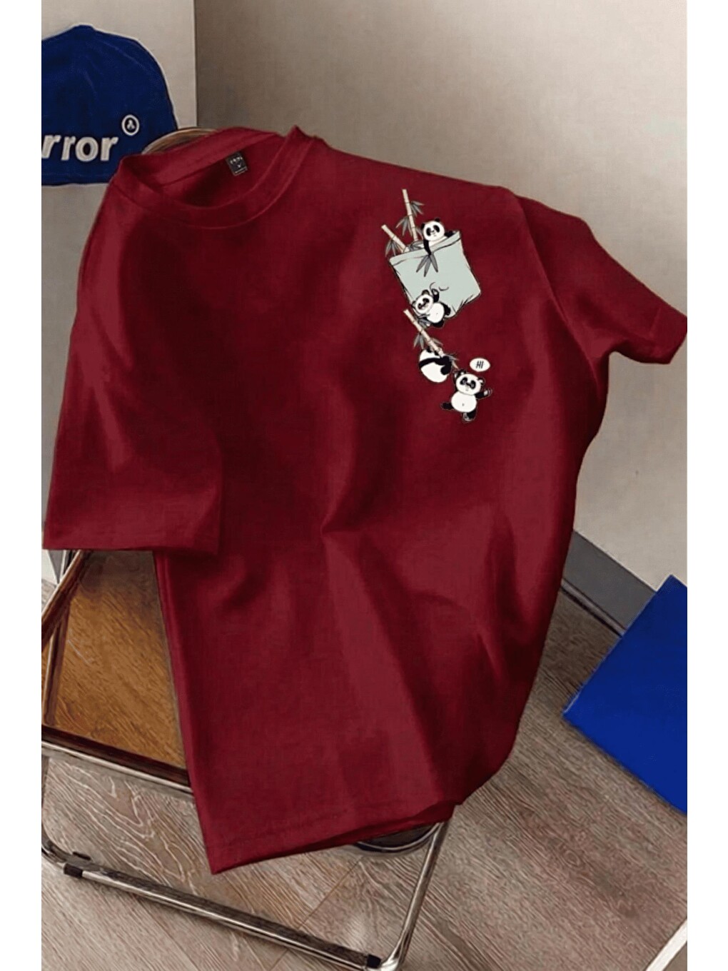Kırmızı Bambu Panda Grafikli Cep Detaylı Kısa Kollu Oversize Unisex Bisiklet Yaka Tişört
