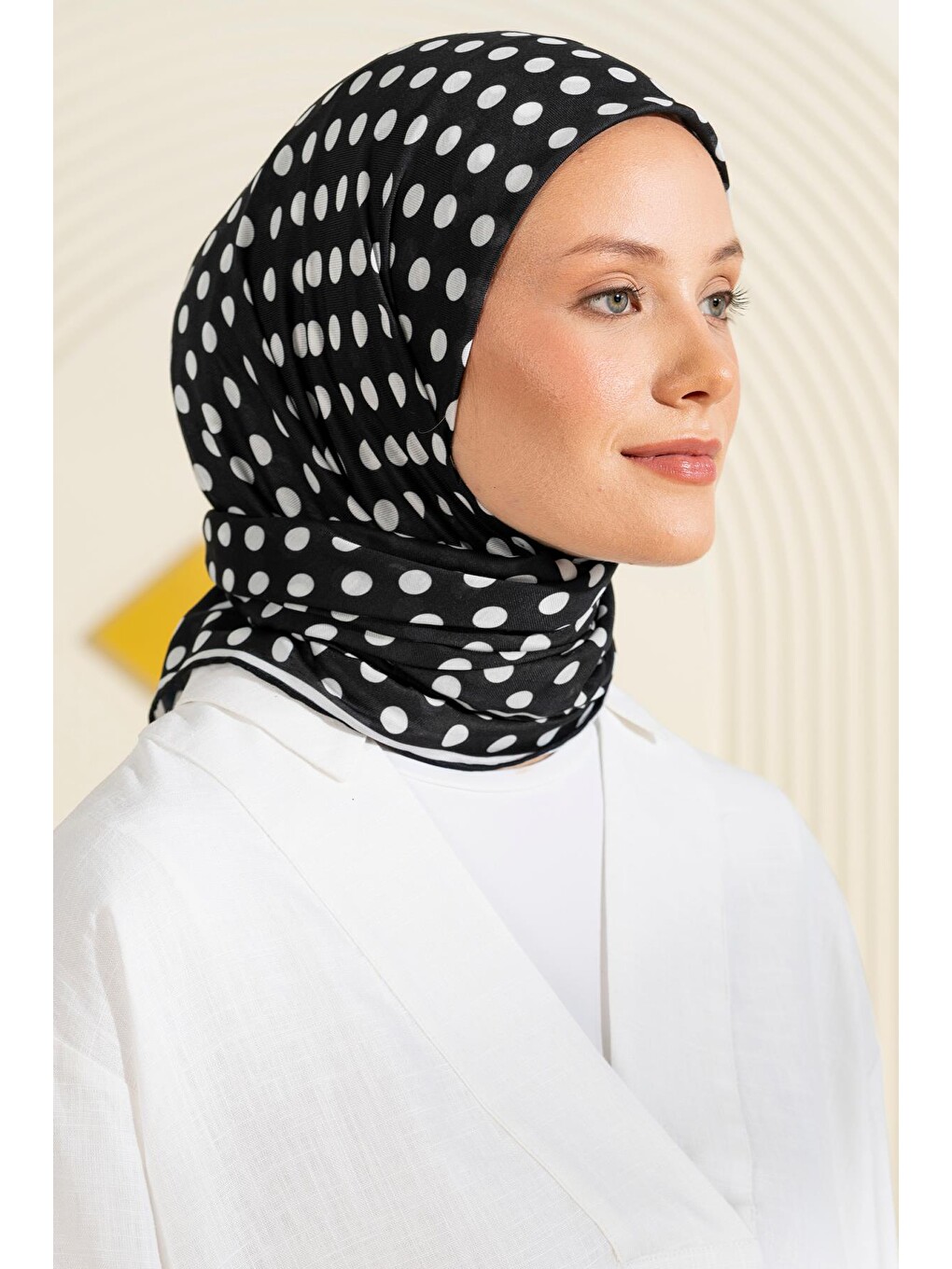 Siyah Puantiye Desen Soft Eşarp-3