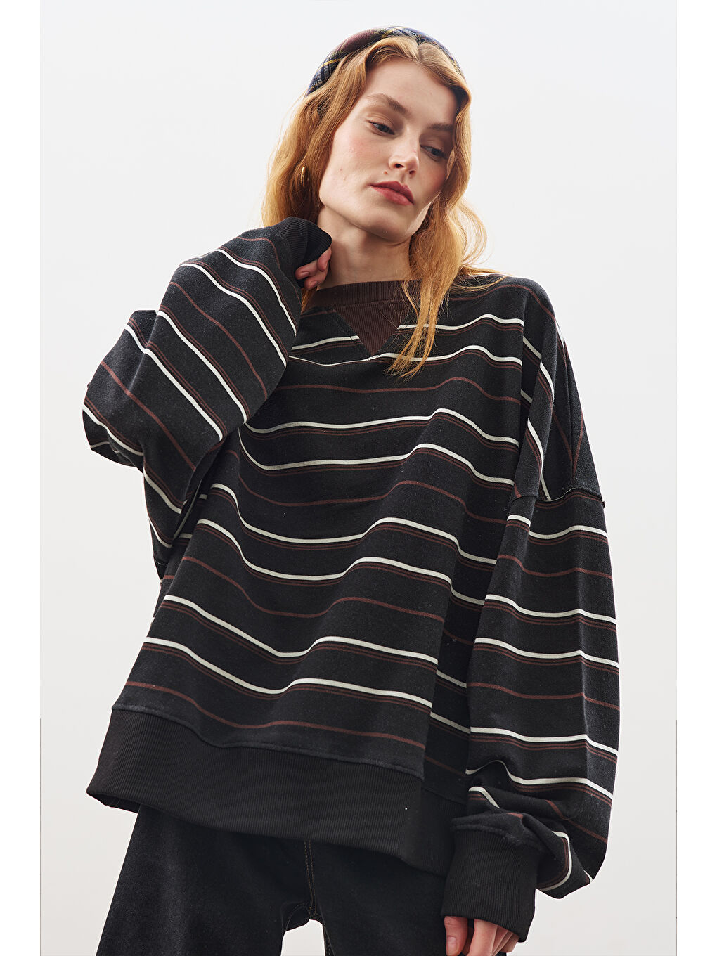 Oversıze Çizgili Sweatshırt Siyah-4