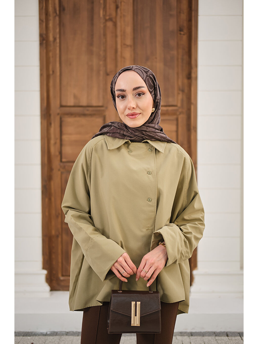 Bej Kadın Gömlek Yaka Düğmeli İnce Kısa Trenç Vizon-3