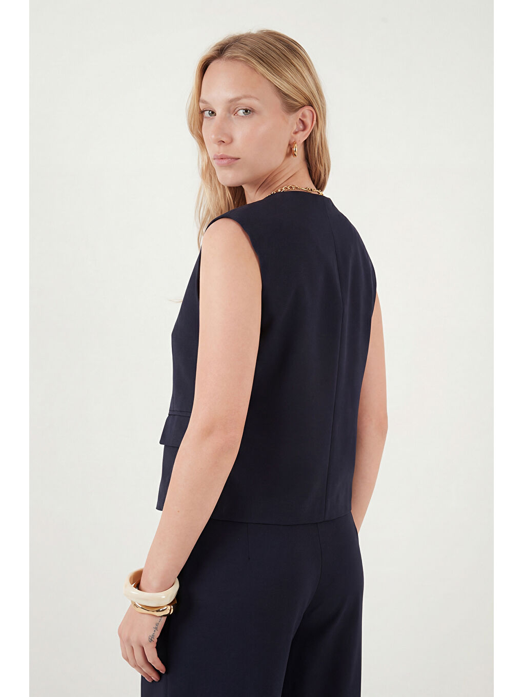 Lacivert Ön Yırtmaç Detaylı Fitted Fit Bisiklet Yaka Düğmeli Yelek 6521194-4