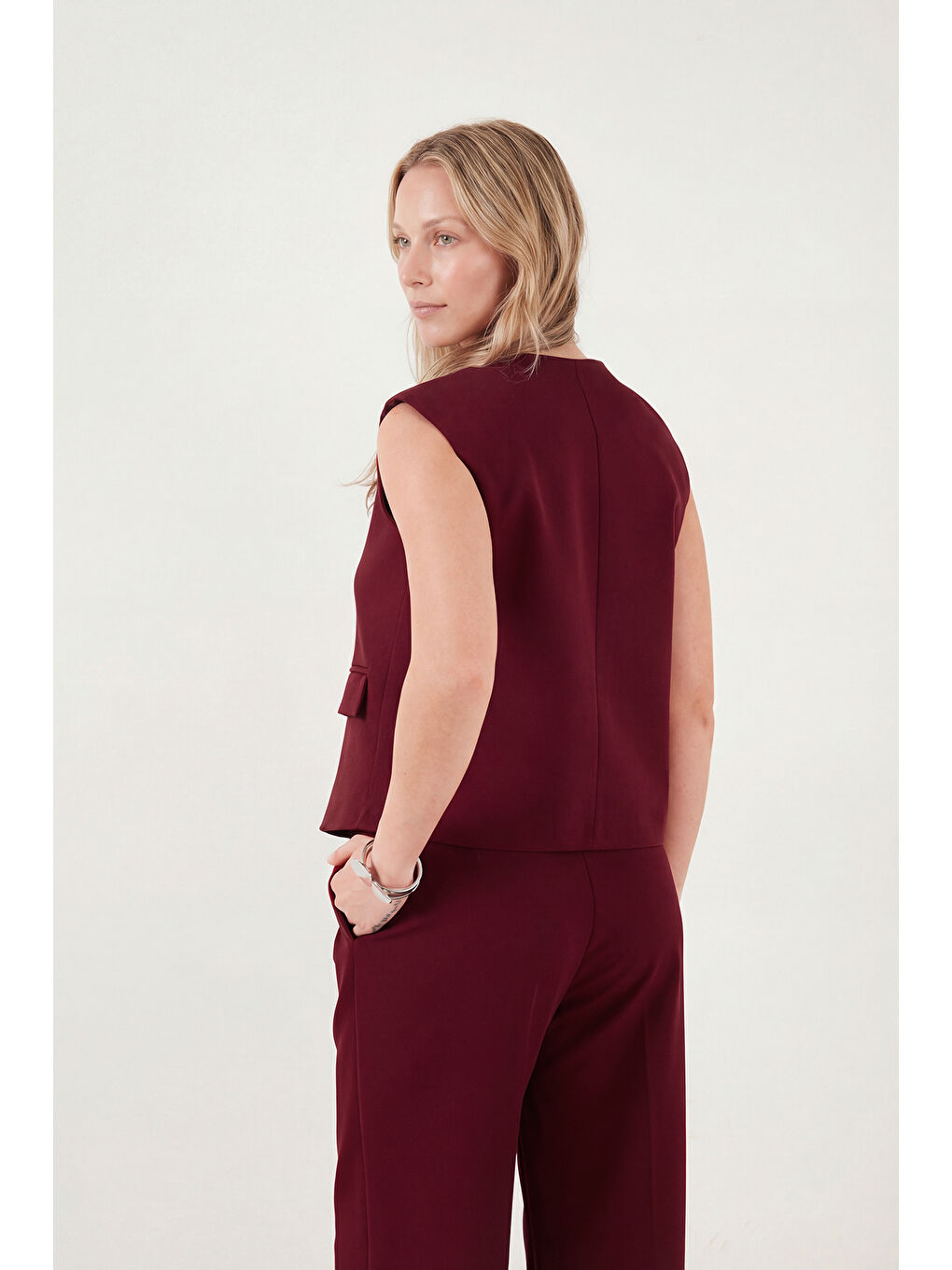 Bordo Ön Yırtmaç Detaylı Fitted Fit Bisiklet Yaka Düğmeli Yelek 6521194-5