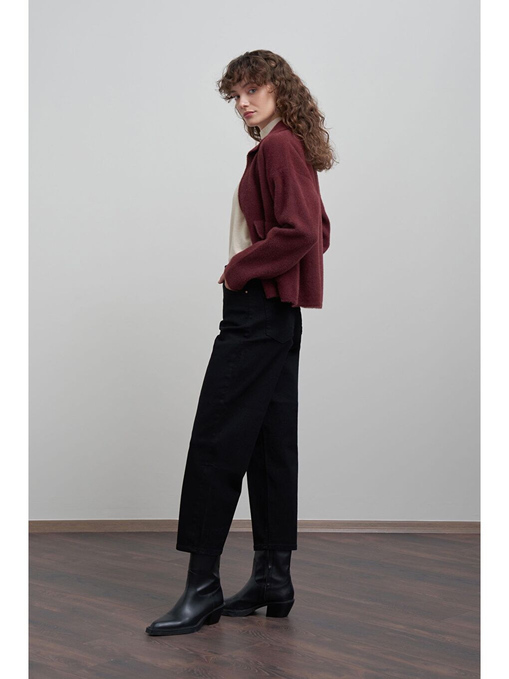 Siyah-Yüksek Bel Mom Paça Jean Pantolon-1