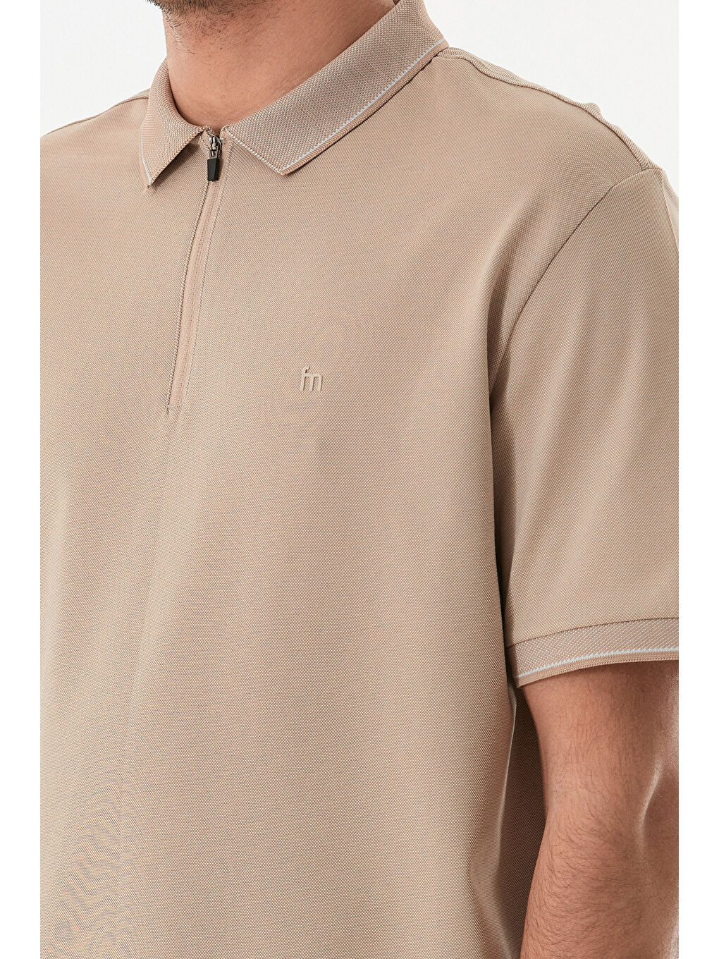 Bej Oxford Kumaş Yarım Fermuarlı Polo Yaka Tişört-3