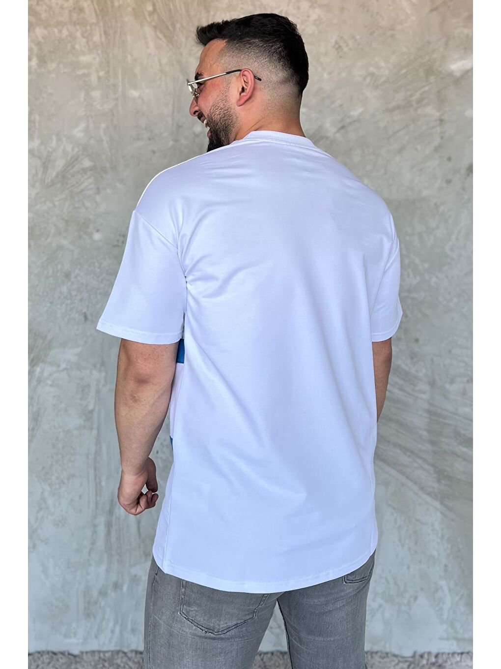 Beyaz Bisiklet Yaka Renk Garnili Erkek Tişört-2