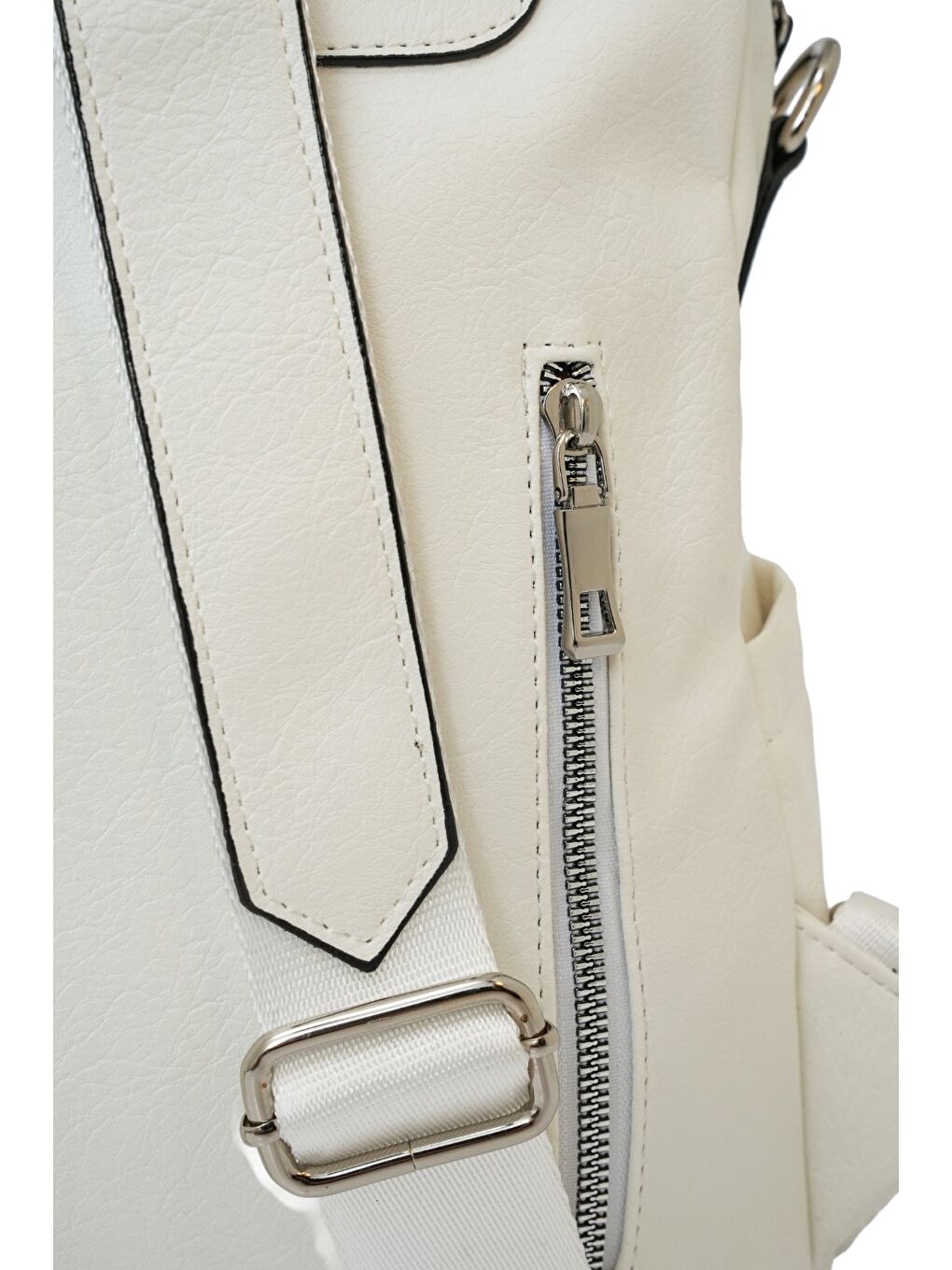 Beyaz Çok Bölmeli Fermuarlı Kadın Sırt Çantası DJ257-1-3