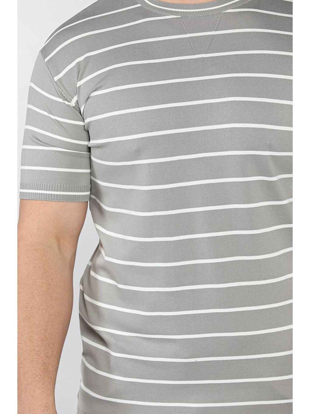 Gri Erkek Bisiklet Yaka Çizgili Triko Tişört-3